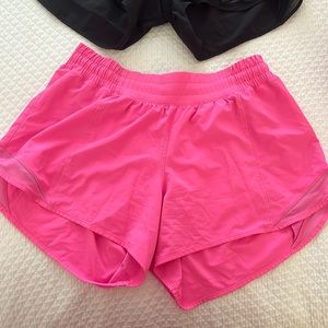Lululemon Hotty Hot low rise short 4 inch